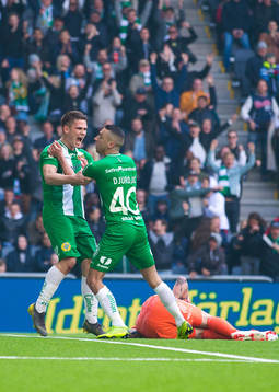 Hammarbys Nikola Djurdjic jublar med Vidar Örn Kjartansson