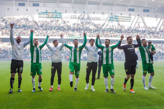 Hammarbys spelare jublar
