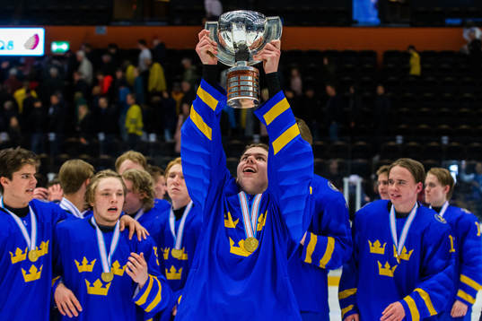 Bläddra bland fler bilder av Ice Hockey, IIHF U18 World Championship, final, Sweden - Russia