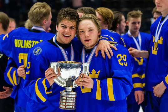 Albert Lyckåsen and  Zion Nybeck of Sweden celebrate with