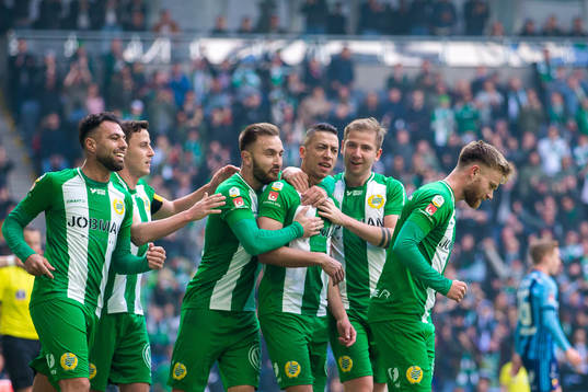 Hammarbys Nikola Djurdjic jublar med lagkamrater