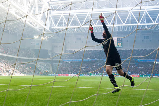 Hammarbys målvakt Gianluca Curci jublar