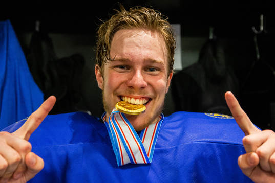Goalkeeper Hugo Alnefelt of Sweden poses with his gold medal