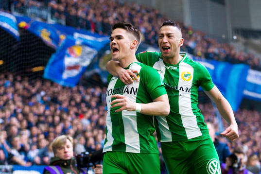 Hammarbys Vidar Örn Kjartansson jublar med Nikola Djurdjic