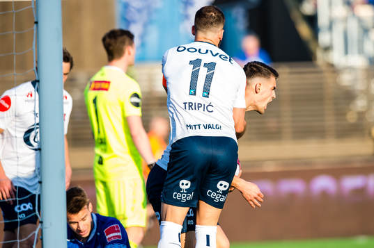 Ylldren Ibrahimaj of Viking celebrates the 1-1 goal