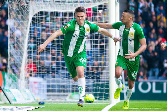 Hammarbys Vidar Örn Kjartansson jublar med Nikola Djurdjic