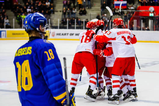 Players of Russia celebrates