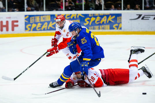 Simon Holmström of Sweden and Yegor Spiridonov of Russia