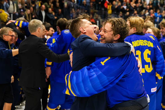 Goalkeeper Hugo Alnefelt of Sweden celebrates