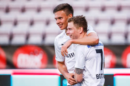 Örebros Arvid Brorsson och Johan Bertilsson jublar