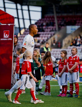 Örebros Carlos Strandberg gör entre
