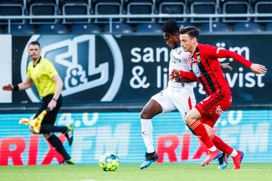 Helsingborgs Mamudu Moro och Östersunds Jamie Hopcutt