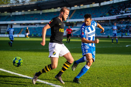 s Daniel Sundgren och IFK Göteborgs André Calisir
