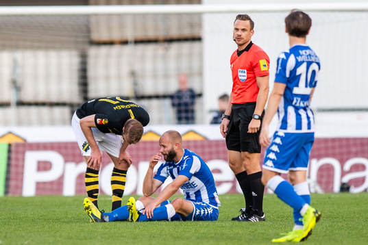 IFK Göteborgs Robin Söder har ont