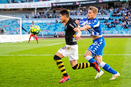 s Tarik Elyounoussi och IFK Göteborgs Carl Starfelt