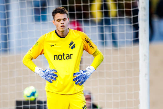 s målvakt Oscar Linnér deppar