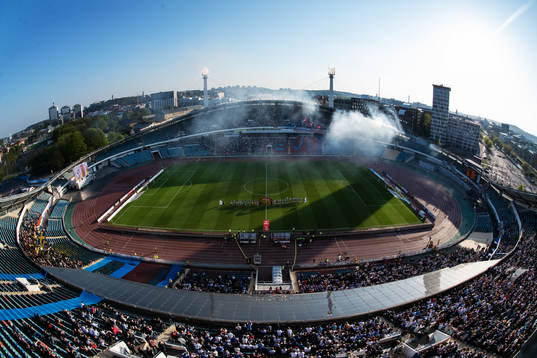 s och IFK Göteborgs spelare och bengalrök från IFK