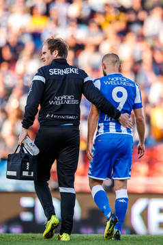 IFK Göteborgs Robin Söder lämnar planen