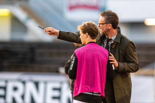 s tränare Rikard Norling och Saku Ylätupa