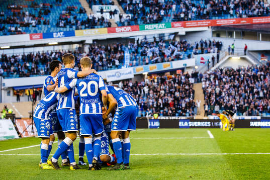 IFK Göteborgs spelare jublar med Sargon Abraham