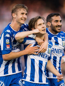 IFK Göteborgs Patrik Karlsson Lagemyr jublar ihop med