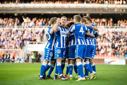 IFK Göteborgs Giorgi Kharaishvili jublar med lagkamrater