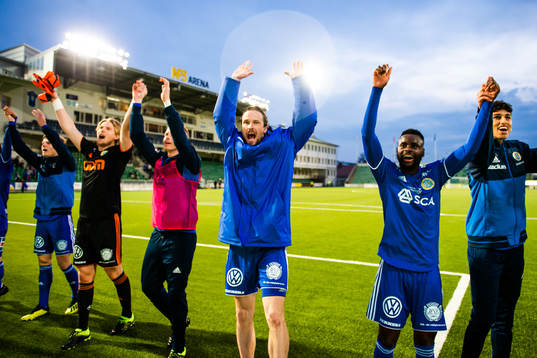 Sundsvalls Linus Hallenius jublar