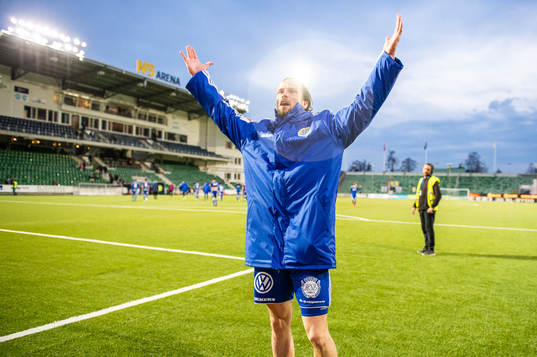 Sundsvalls Linus Hallenius jublar
