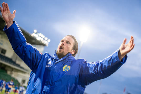Sundsvalls Linus Hallenius jublar