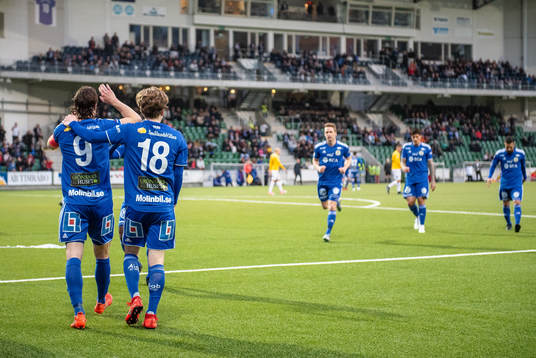 Sundsvalls Linus Hallenius och Oliver Berg jublar