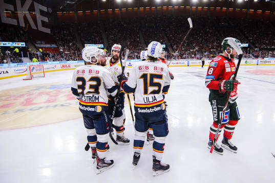Djurgårdens Linus Hultström och Jakob Lilja jublar
