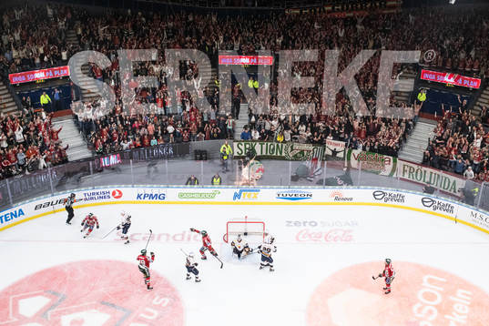 Frölundas Joel Lundqvist jublar med lagkamrater