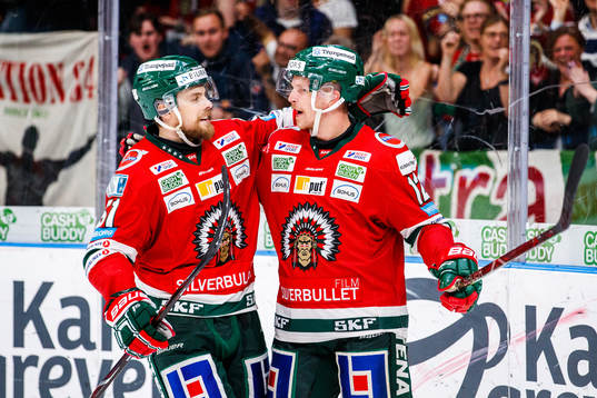 Frölundas Mats Rosseli Olsen och Max Friberg jublar
