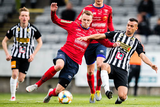 Tvååkers Eric Gunnarsson och Landskronas Sumar Almadjed