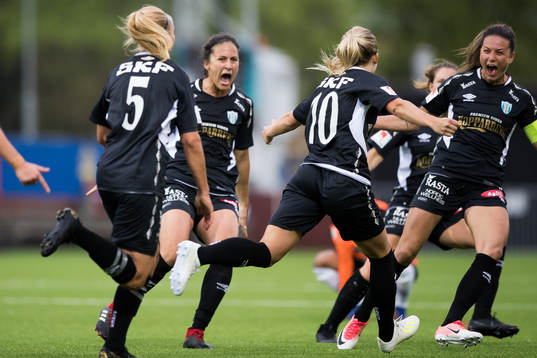 Göteborgs Elin Rubensson jublar