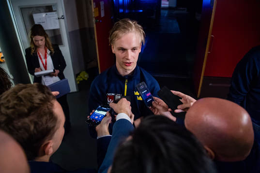 Elias Pettersson of Sweden