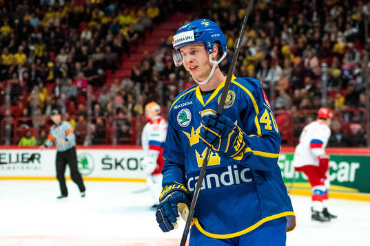 Elias Pettersson of Sweden