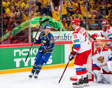 Elias Pettersson of Sweden celebrates the 2-1 goal