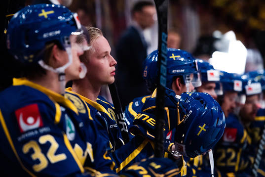 Elias Pettersson of Sweden