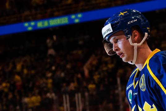 Elias Pettersson of Sweden