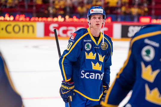 Elias Pettersson of Sweden