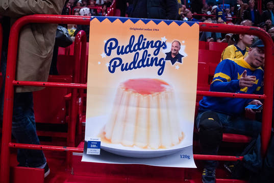 A sign for Anders Weiderstål, equipment manager of Sweden