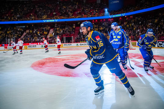 Marcus Krüger of Sweden celebrates the 3-1 goal