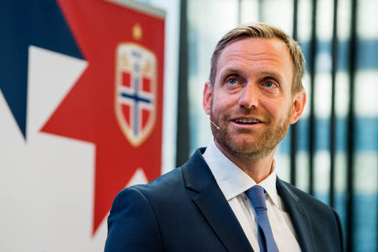 Martin Sjögren, head coach of Norway, presents the team
