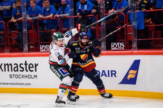 Frölundas Rhett Rakshani och Djurgårdens Jason Garrison
