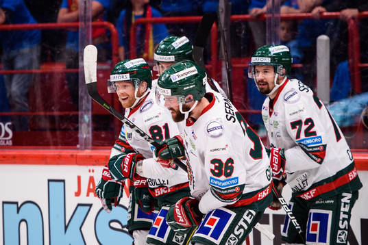 Frölundas spelare jublar