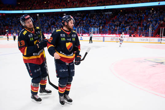 Djurgårdens Petteri Wirtanen och Emil Bemström deppar