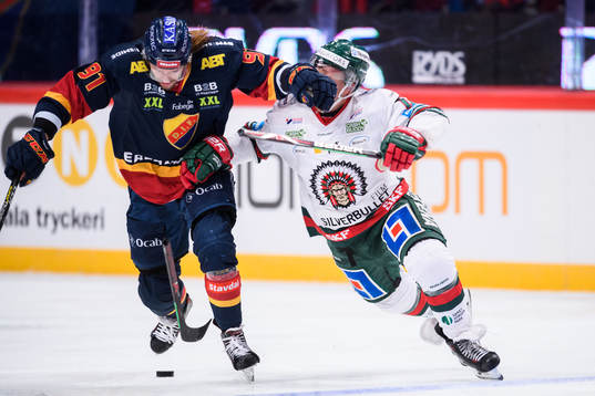 Djurgårdens Axel Jonsson Fjällby och Frölundas Max