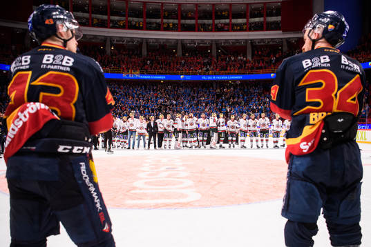 Djurgårdens Tom Nilsson och Daniel Brodin deppar framför