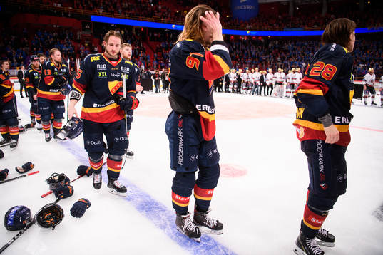 Djurgårdens Jakob Lilja och Axel Jonsson Fjällby deppar